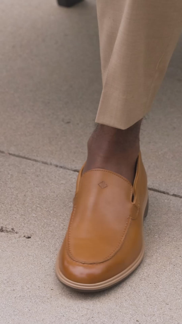 Amberjack Loafer in tan / honey size US 7.5 World main image 3